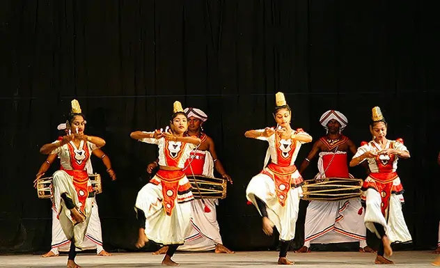 exclusive-traditional-dance-performance-kandy-slider-3